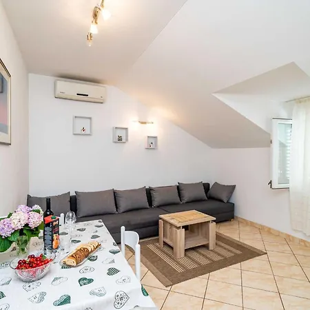Matej - One Bedroom Rtava S Dakse Ντουμπρόβνικ