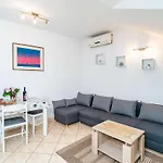 Matej - One Bedroom Rtava S Dakse Daire *
