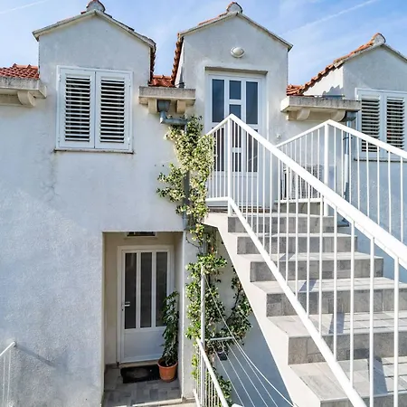 Matej - One Bedroom Rtava S Dakse *