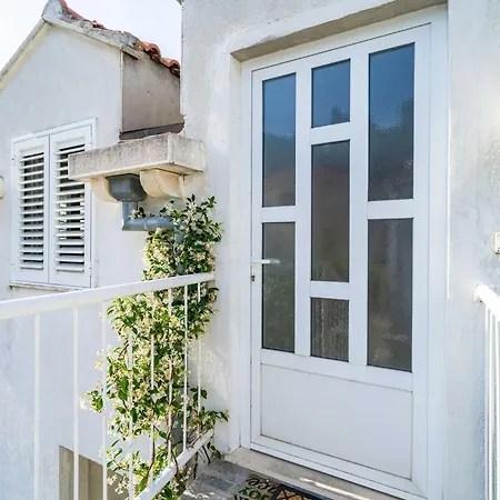 Matej - One Bedroom Rtava S Dakse Appartamento