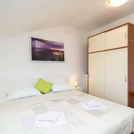 Matej - One Bedroom Rtava S Dakse