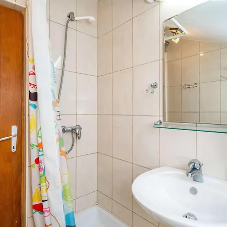 Matej - One Bedroom Rtava S Dakse 公寓 *