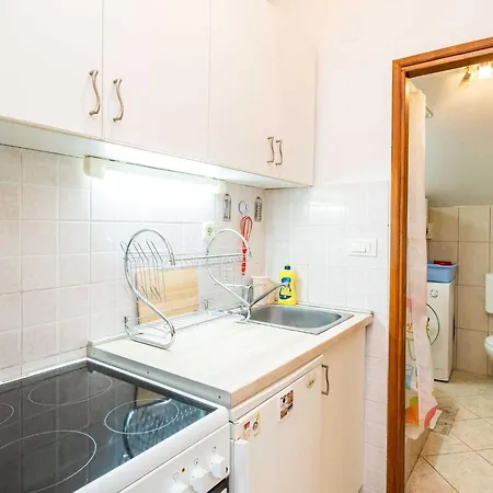 Matej - One Bedroom Rtava S Dakse Apartment